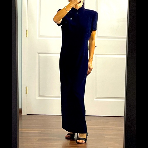 Maggy London Dresses & Skirts - Maggy London Blue/Purple Velvet Chinese Dress size 6